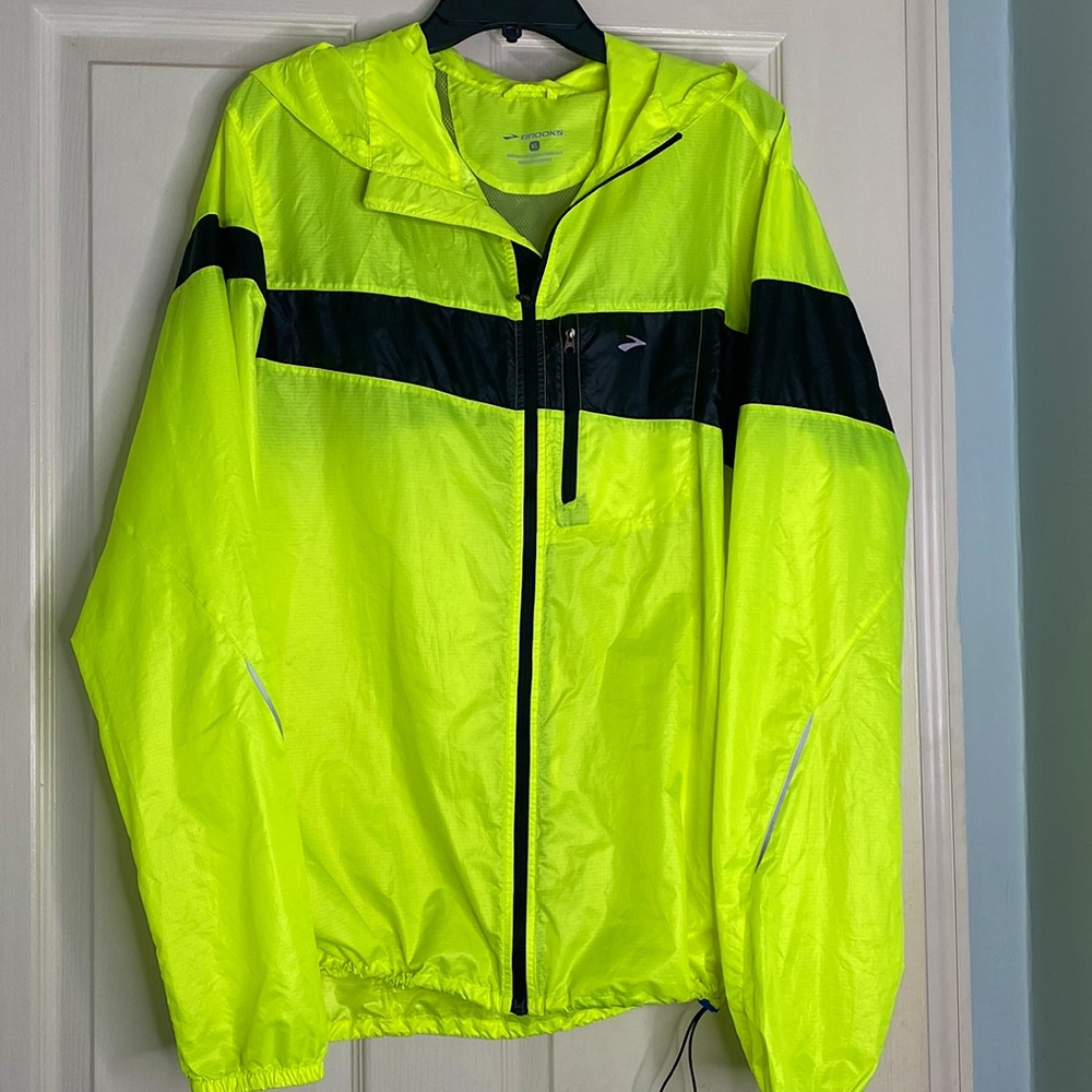 Brooks Running Jacket Windbreaker Men’s XL Neon Yellow Reflective Lightweight